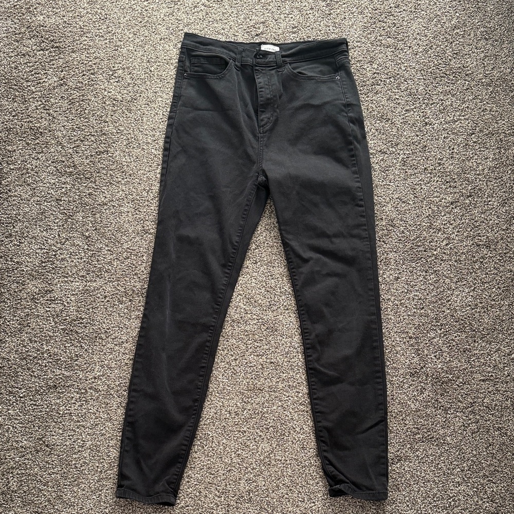 Sleek Black Skinny Jeans for Women